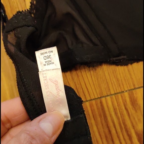 Victoria's Secret lined no wire - Picture 3 of 3